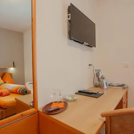 Chalet Stazione Ristorante Pensione Poschiavo