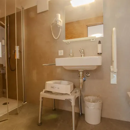 Hotell Chalet Stazione Ristorante Pensione Poschiavo